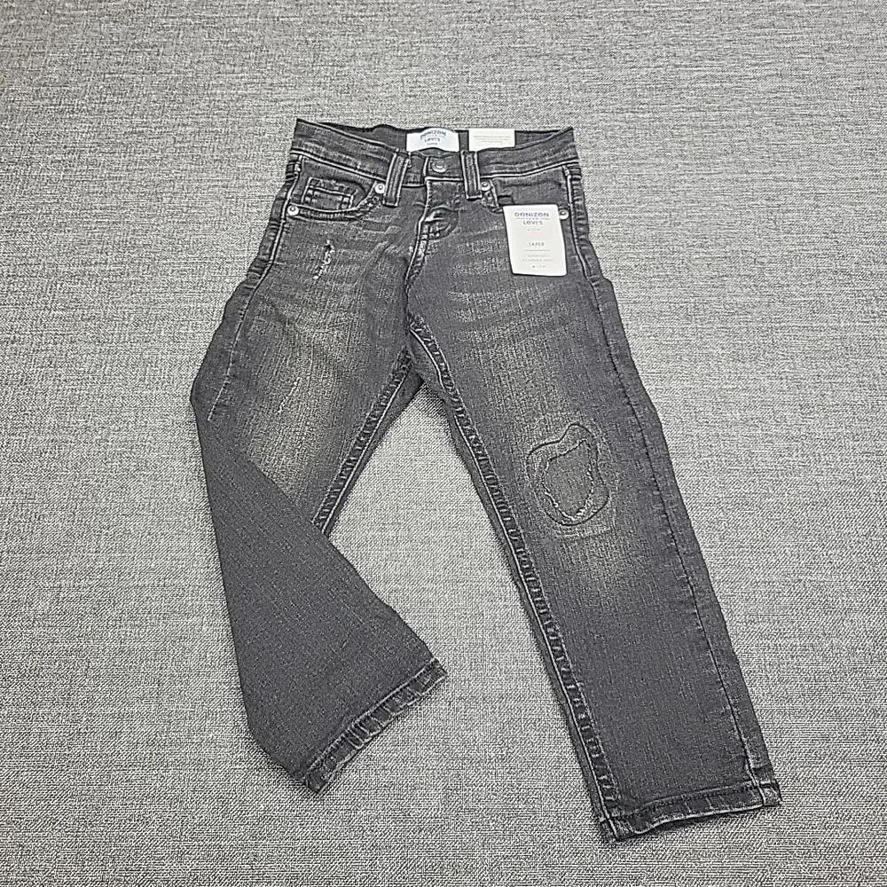 DENIZEN from Levi's Boy's Black Taper Adjustable Waist Jeans Size 4